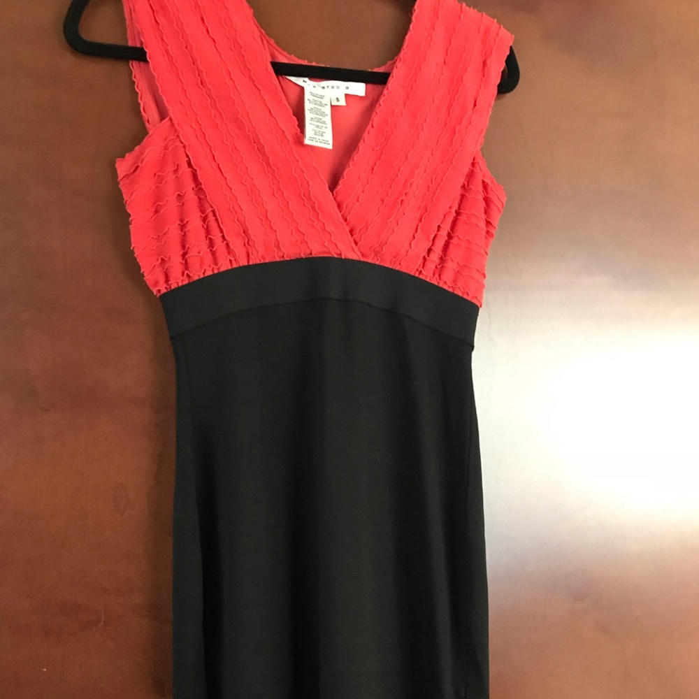 Max studio v-neck sleeveless dress SM NWOT